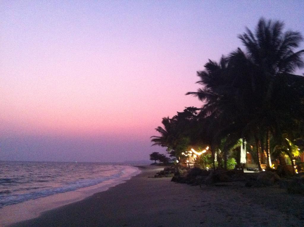 Grandblue 307 Pool-seaview Maephim Rayong Apartment