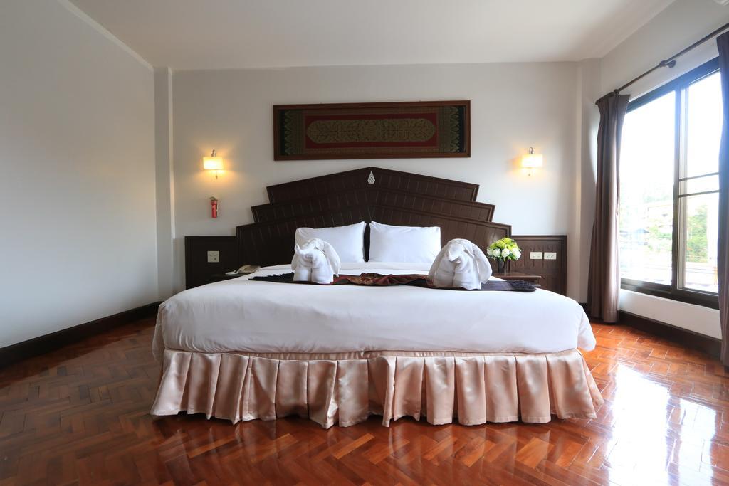 Baiyoke Hotel 3*