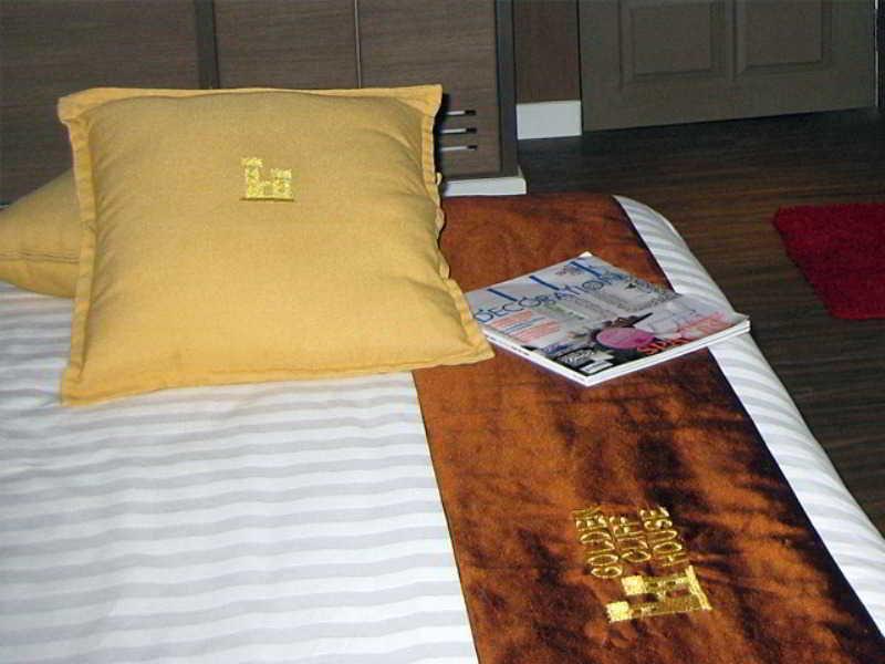 Golden Cliff House