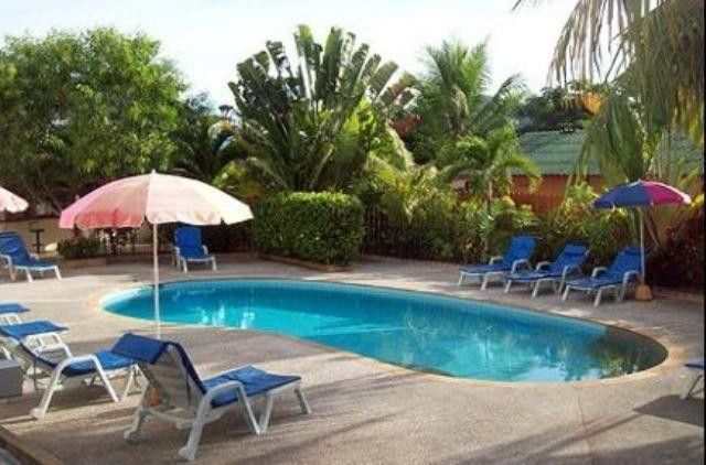 Club Coconut Resort