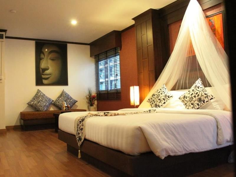 Hemingway's 3* Patong