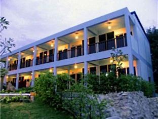 Hotel Bai Bua Beach