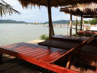 The Pier Boutique Tha Mai