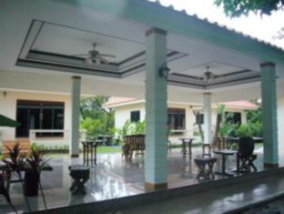 Bhuthara Resort