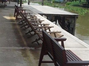 Resort The Bank River House Ayutthaya