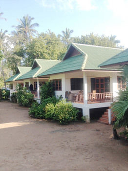 Hotel Baannoksuan Samui 3*