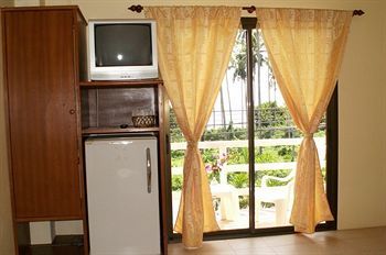 Sunset House Bed & Breakfast 2*