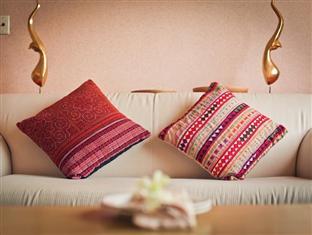 Hotel Ploy Palace