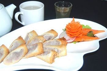 Resort Jaroenrat 3*