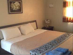 Moon River Hotel 3*