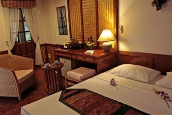 Coral Bangsaphan Resort