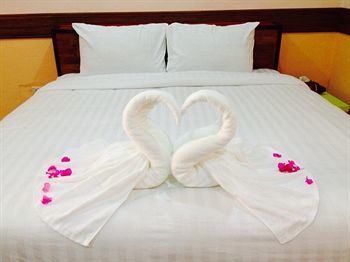 Airport Phuket Garden Resort 3*