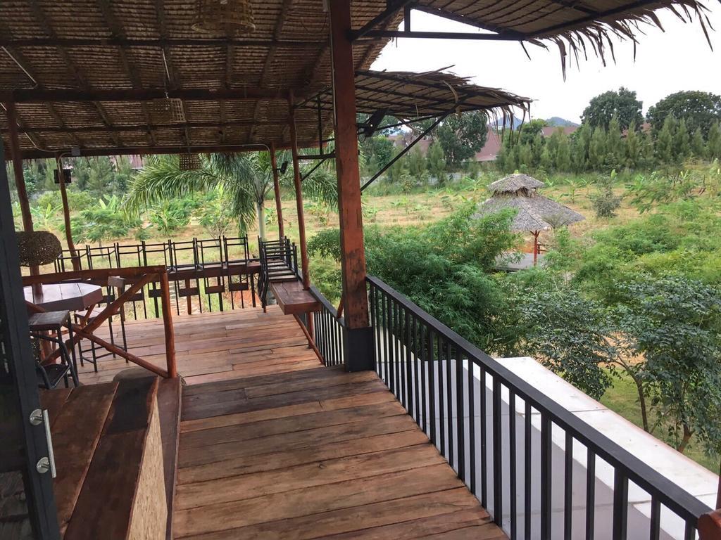 Baan Nork บ้านนอก Farm stay Nong Nam Daeng