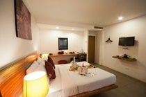 Hotel We At Sansabai Patong
