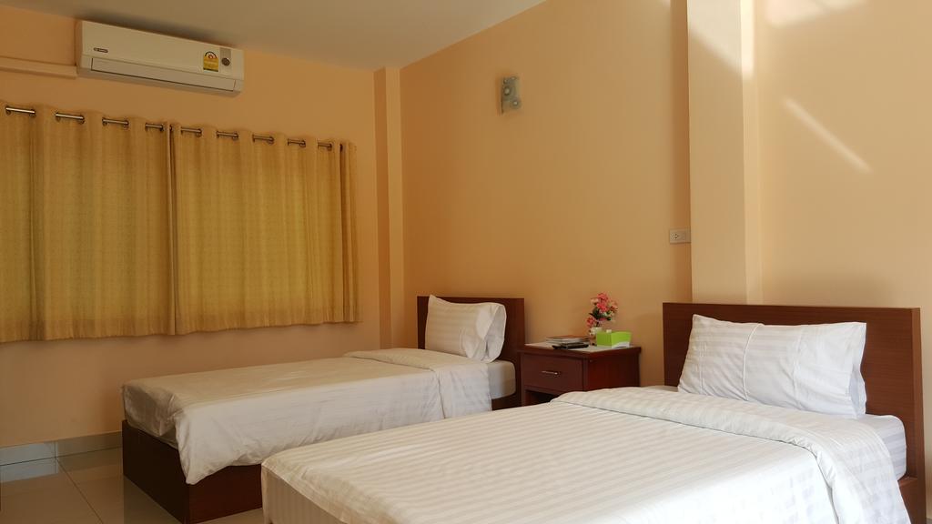 Jirasin & Aparthotel 2*