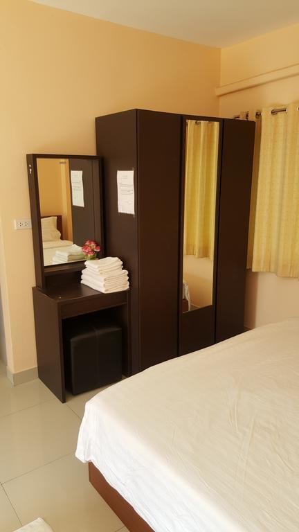 Jirasin & Aparthotel 2*