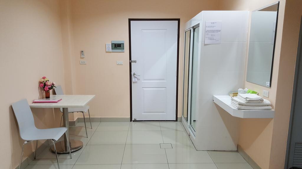 Jirasin & Aparthotel 2*