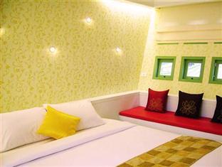 Resort Plumeria And Hideaway