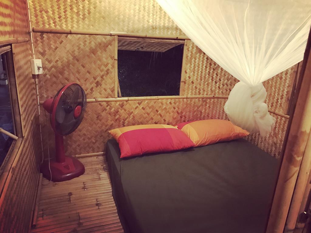 Baan Nork บ้านนอก * Nong Nam Daeng