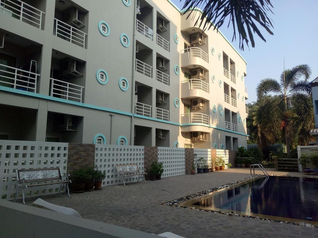 Inn Lomsabai Bang Saen