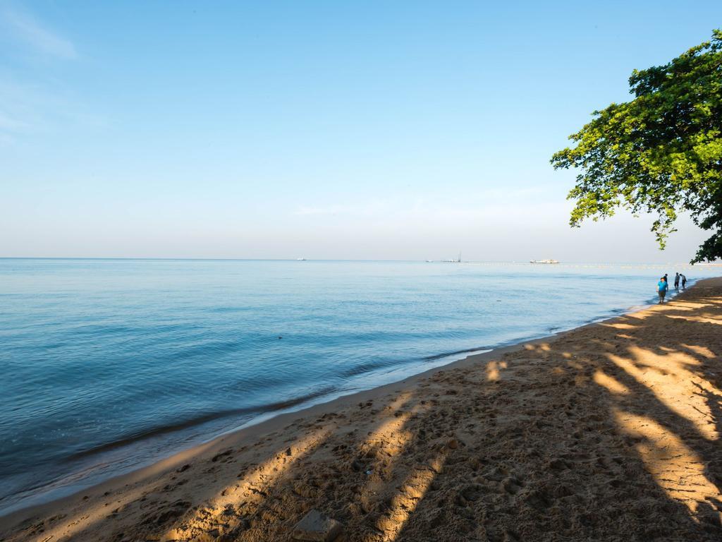 7 * Jomtien Beach