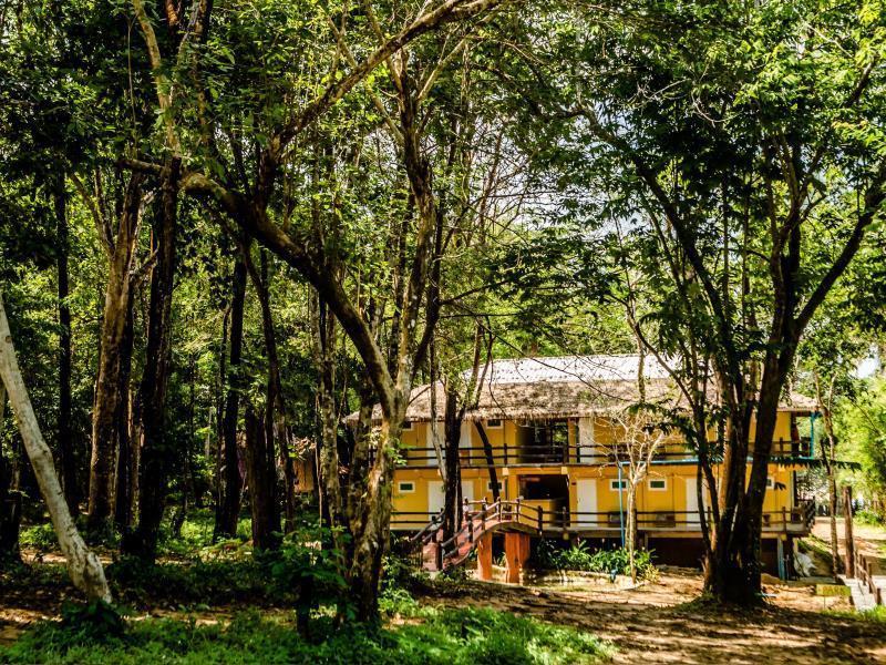 Resort The Sun And Restaurant