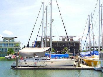 Resort Boat Lagoon