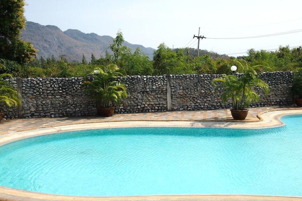 Khao Yai Country Hill 3*