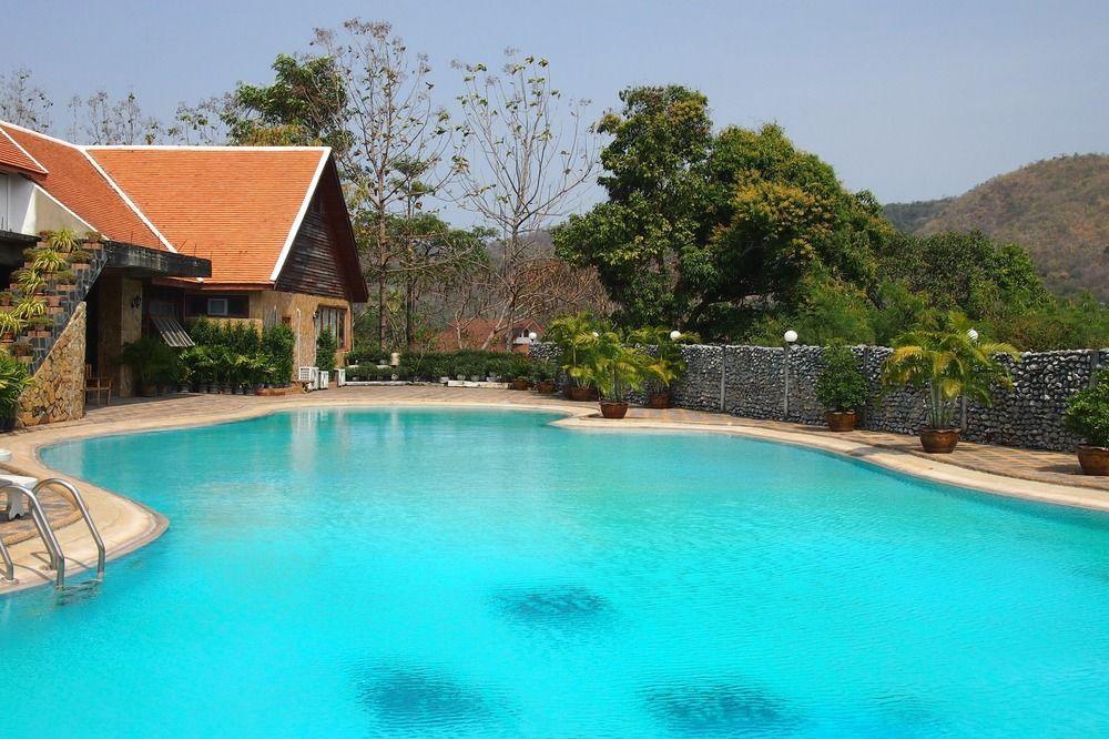 Khao Yai Country Hill Resort 3*