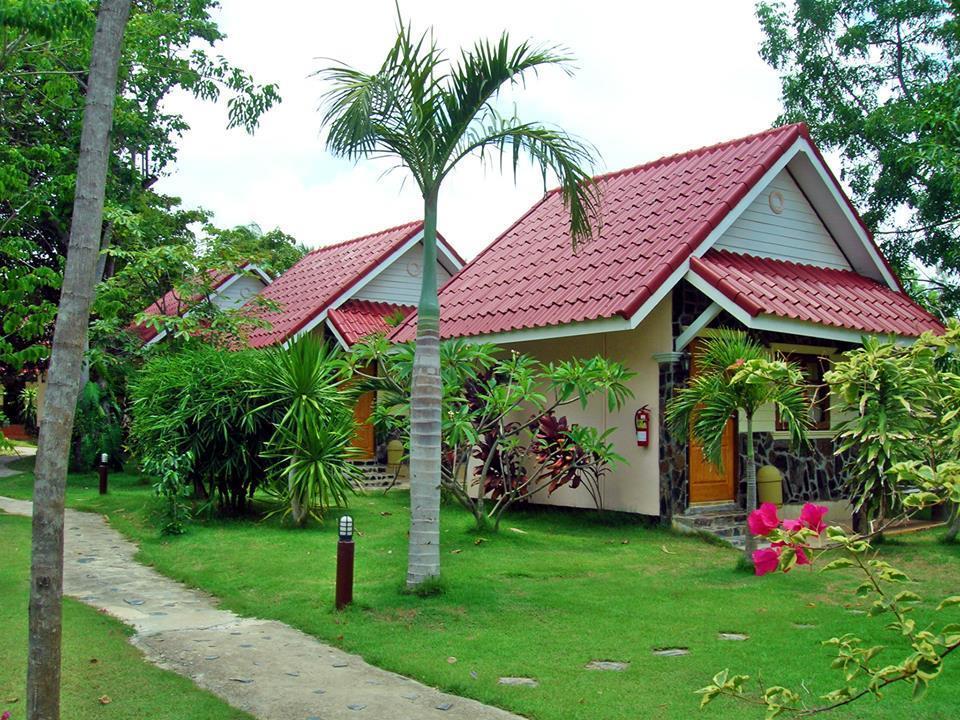 Resort Haadsaikaew Bankrut Bang Saphan