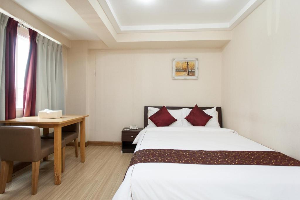 Alisha Hotel 2*