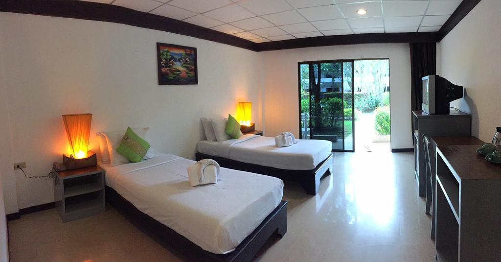 Hotel Bamboo & Patong
