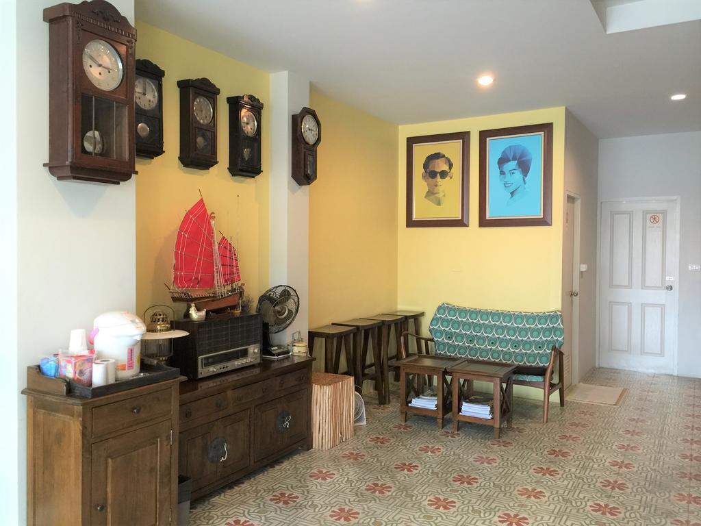 Double Ninth Friendly Boutique Chonburi