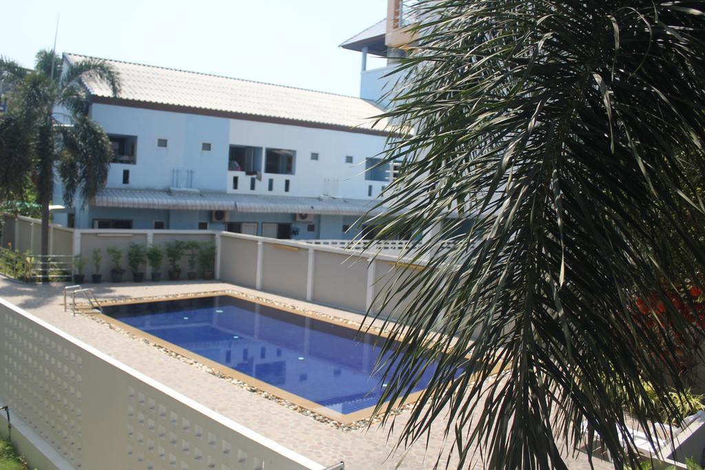 Lomsabai Inn Bang Saen