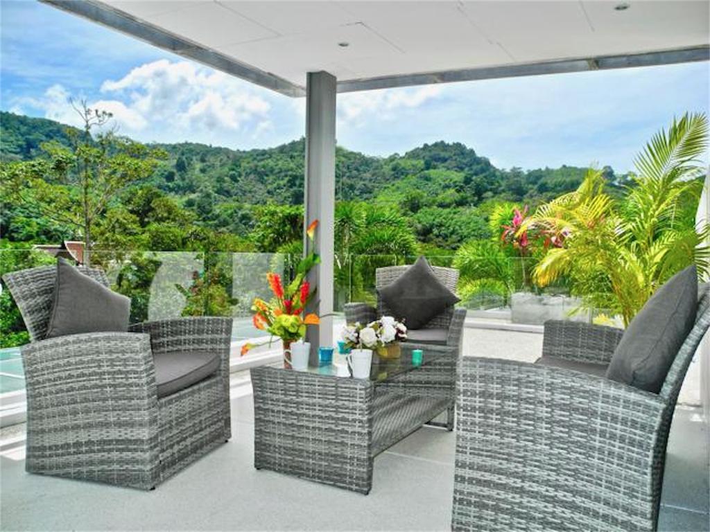 Skylight New 2 Bedrooms *