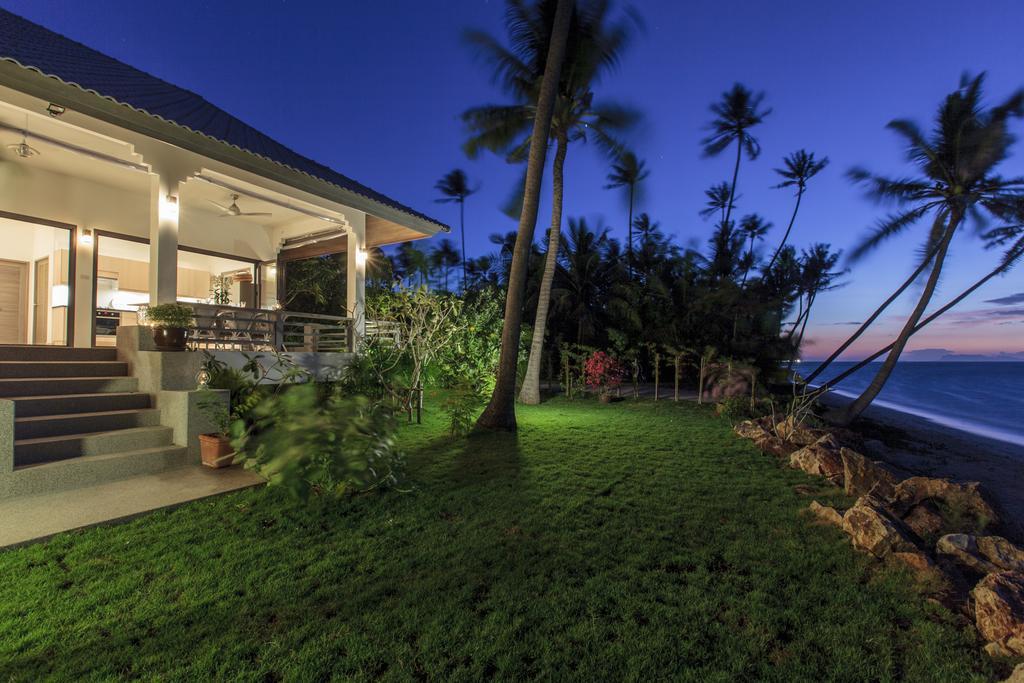 Tradewinds Beach House *