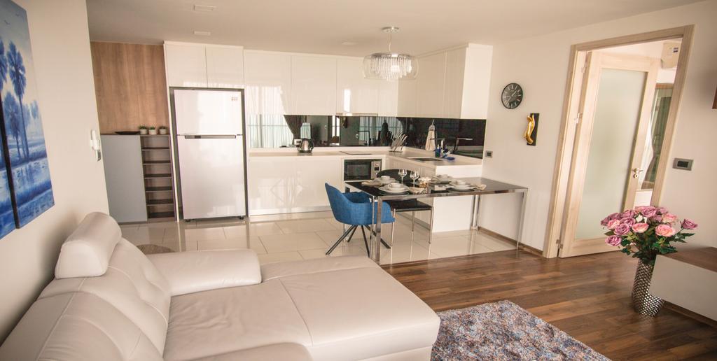 Luxury Seaview The Peak Towers 200m To