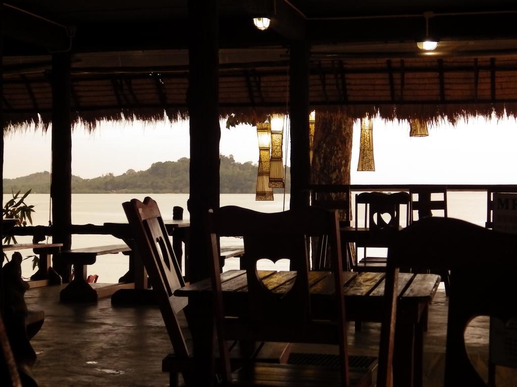 Resort The Sun And Restaurant