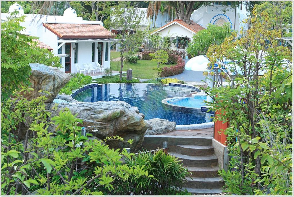 Baanmontra - 4*