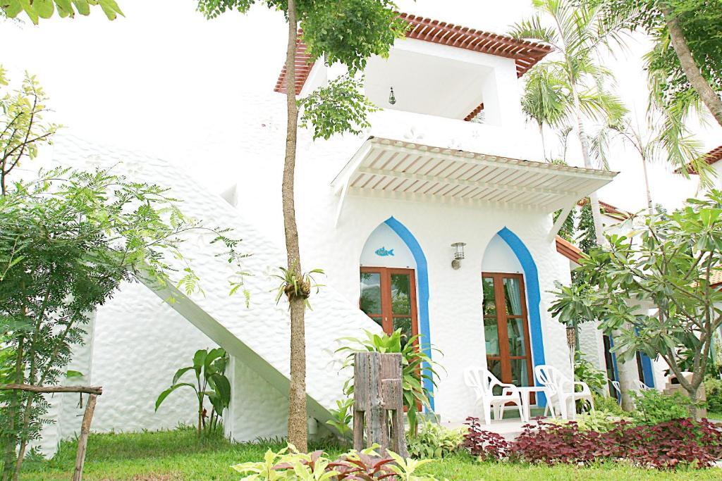 Resort Baanmontra -