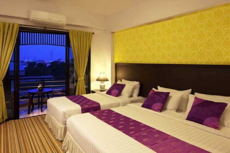 Siam Place Airport 3*