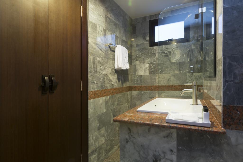 Initial - Sha Hotel 3*