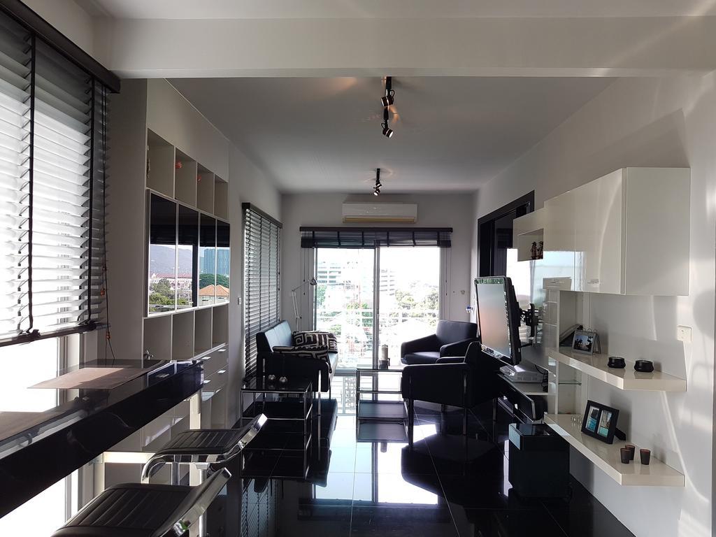 Flame Tree 2-bedroom Apartment