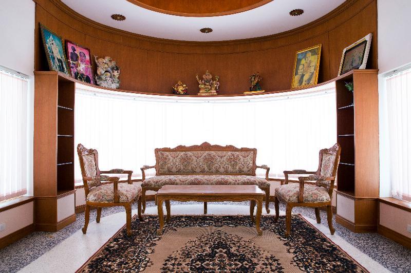 Resort Castle Howchow