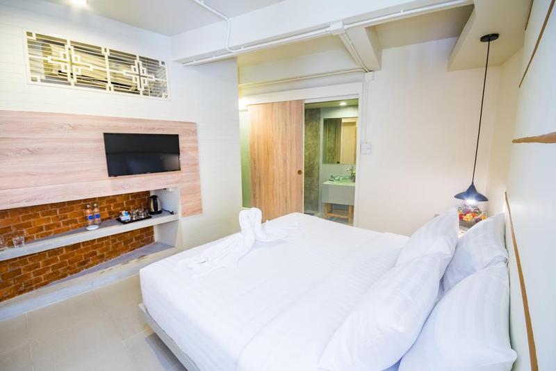 Hotel October Phuket