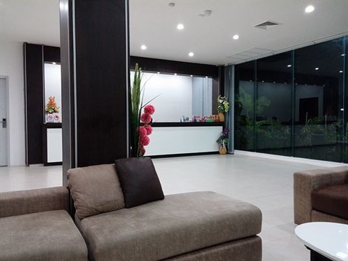 Oyo 971 Chawlada Hotel 3*