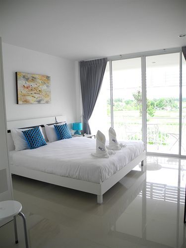 Resort Phet Plaza And