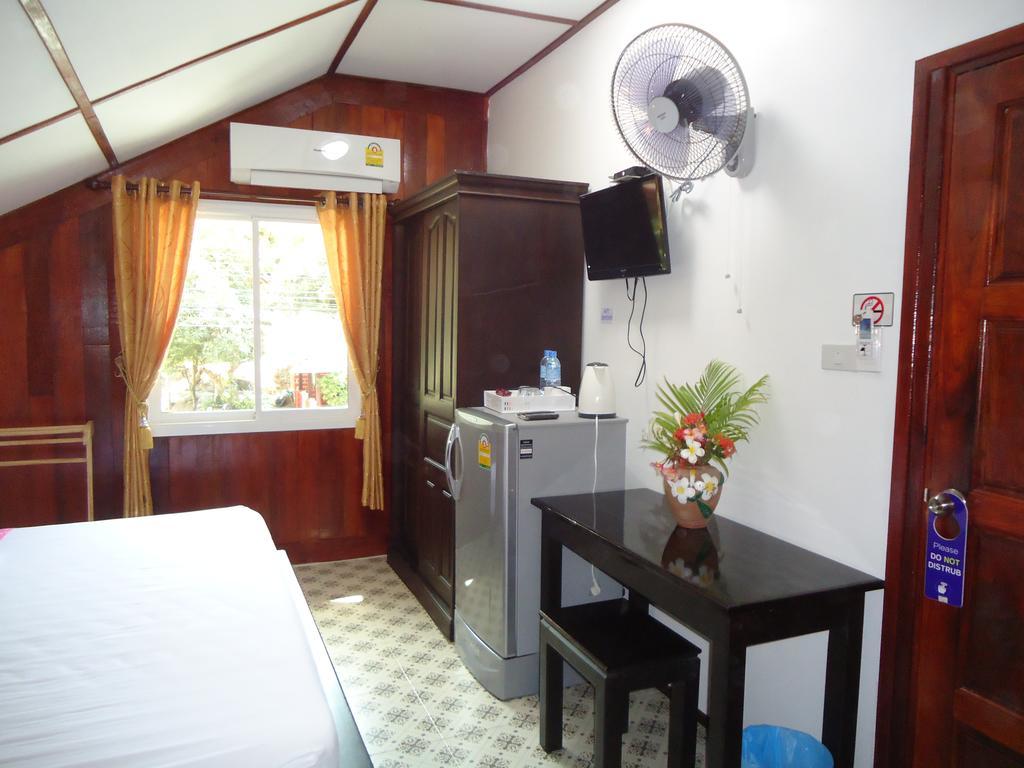 Sea Breeze House, Naiplao 2*