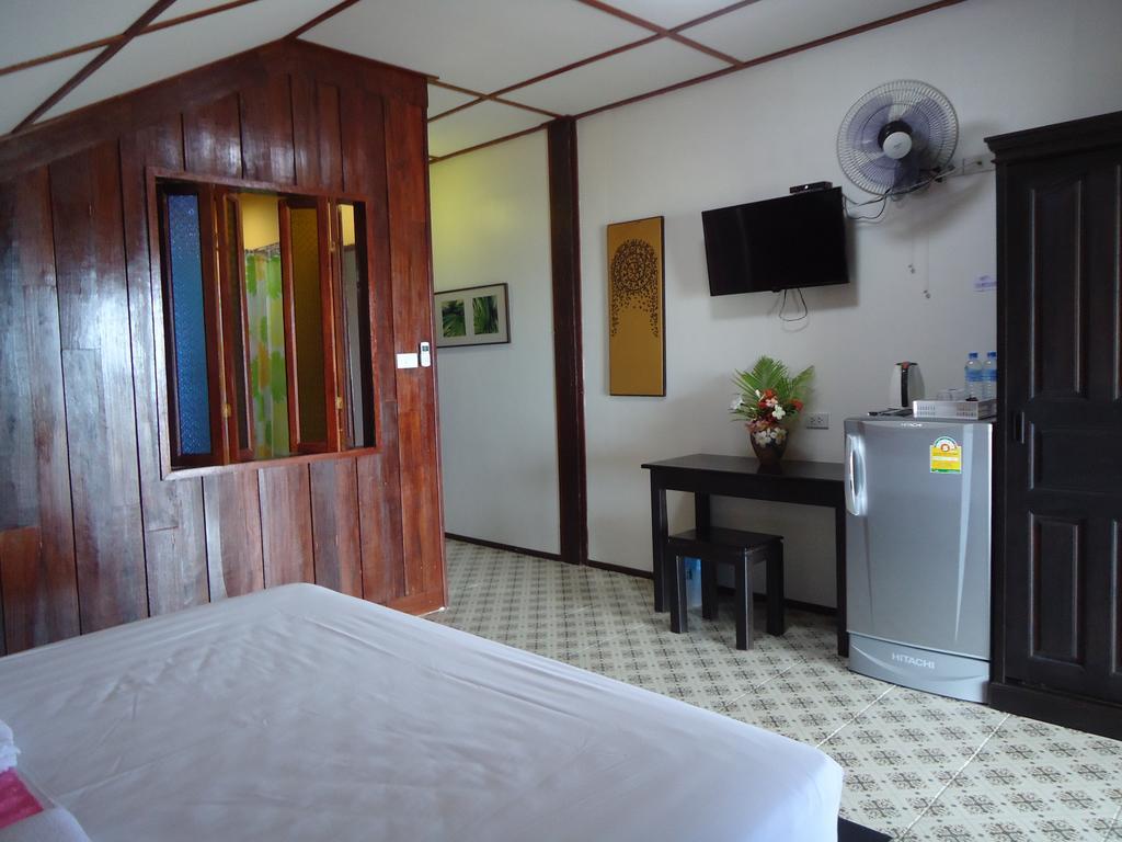 Sea Breeze House, Naiplao 2*