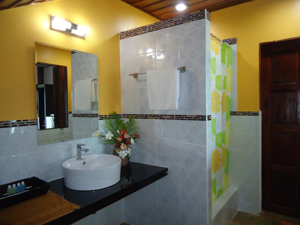 Sea Breeze House, Naiplao Inn
